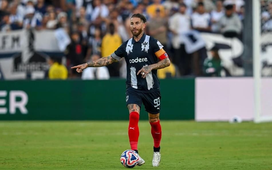 Cabe no Brasil? Sergio Ramos se despede de time do México após eliminação