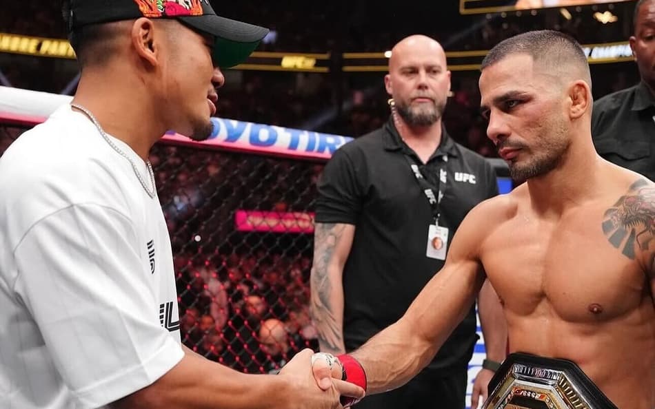 Joshua Van (esq) cumprimenta Pantoja (dir) no UFC (Foto: Reprodução/Instagram/Joshua Van)