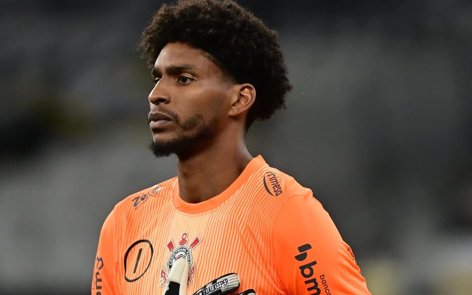 Hugo Souza está de volta ao gol do Timão (Eduardo Carmim/Photo Premium/Gazeta Press)