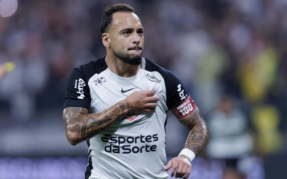 Maycon falou sobre possível favoritismo do Cruzeiro (Foto: Vilmar Bannach/Ekobanpress/Gazeta Press)