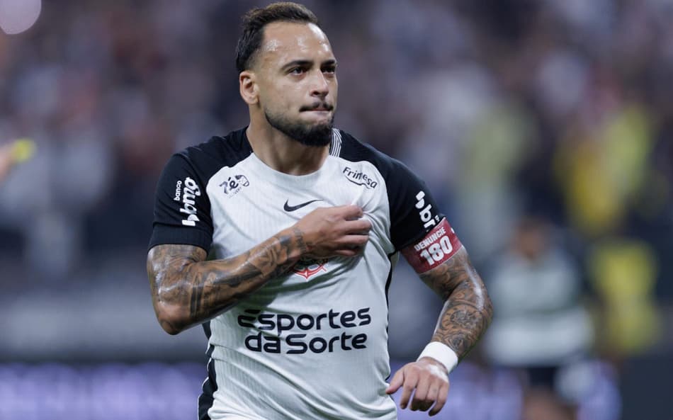 Maycon falou sobre possível favoritismo do Cruzeiro (Foto: Vilmar Bannach/Ekobanpress/Gazeta Press)