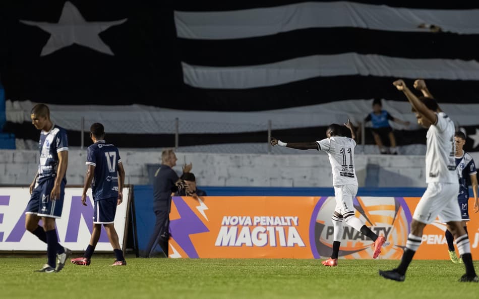 Botafogo atropela o Taubaté e avança com 100% na Copinha