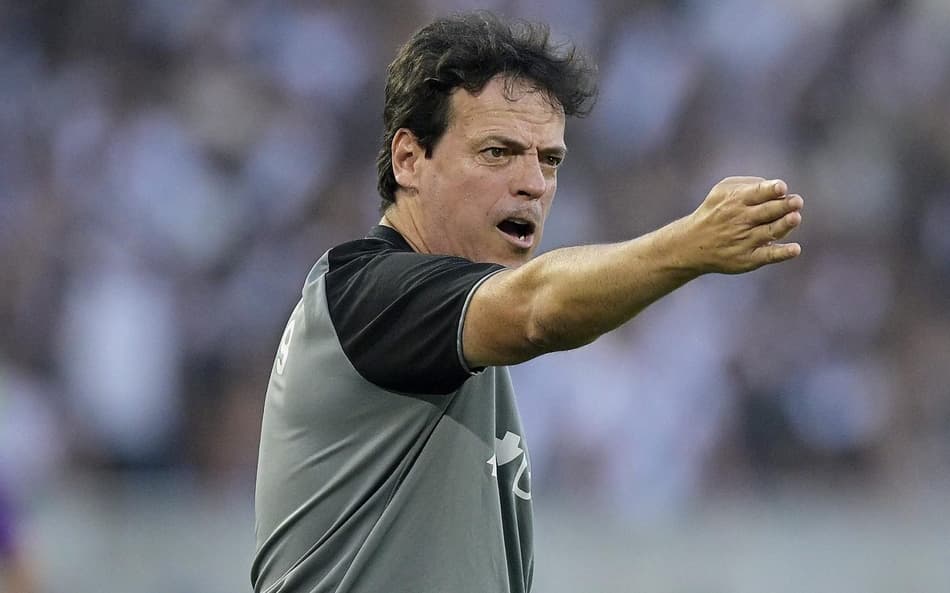 Diniz surpreende e define escalação do Vasco com atletas do time principal contra o Maricá