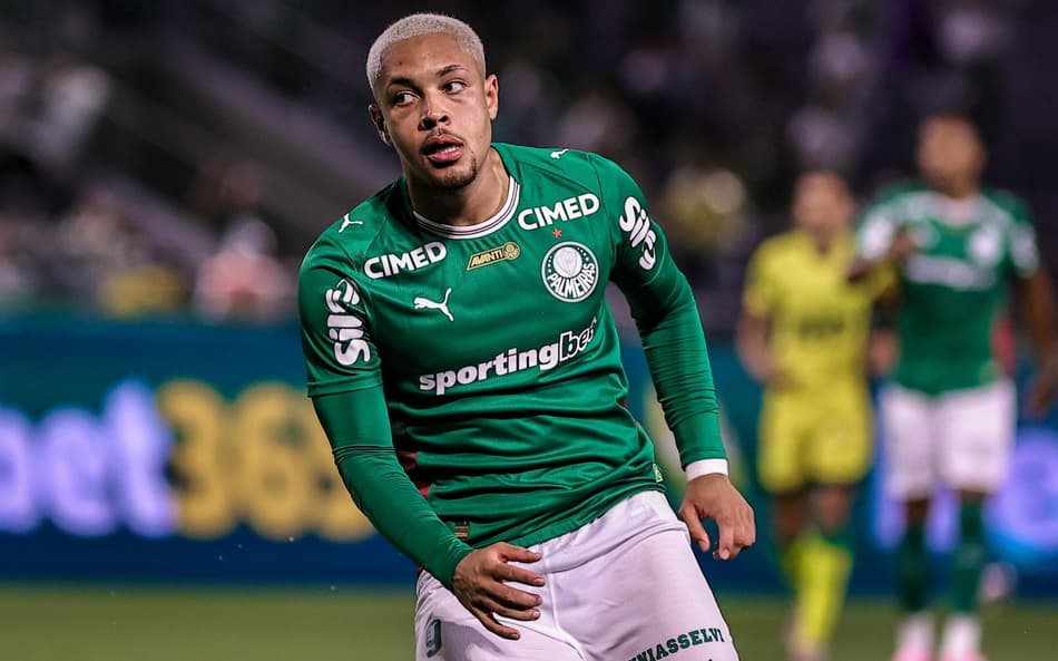 Vitor Roque em ação pelo Palmeiras