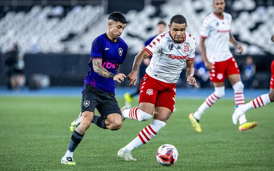 Botafogo e Bangu se enfrentam pelo Cariocão (Foto: Affonso Andrade/Agência F8/Gazeta Press)