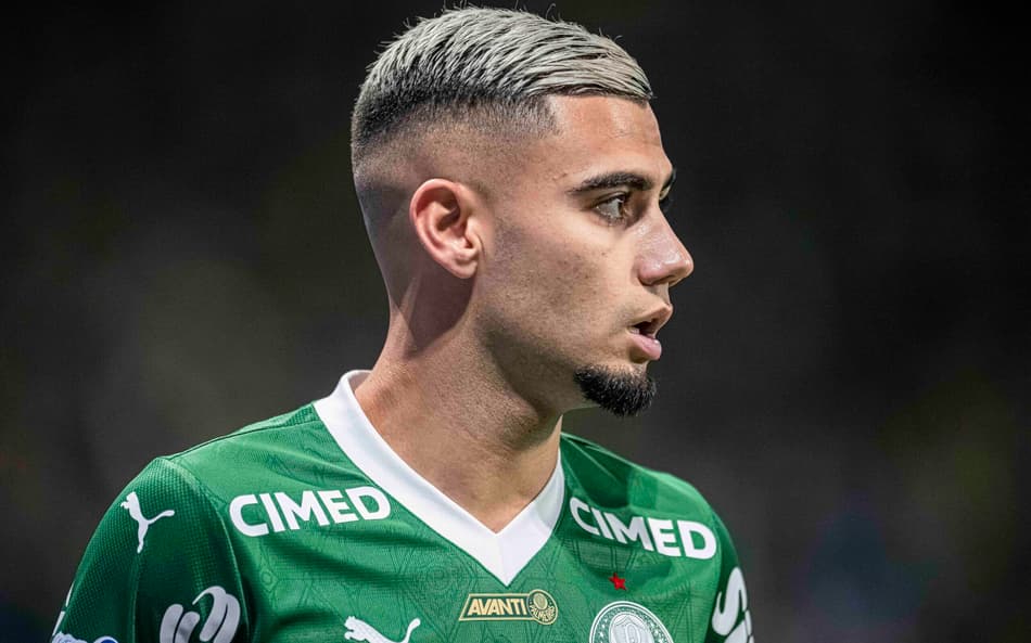 Andreas Pereira vira alvo de debate após vitória do Palmeiras: 'Com urgência'