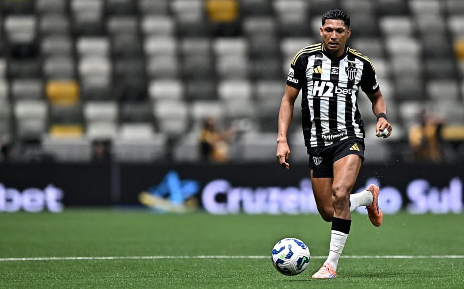 Vojvoda fala sobre expectativa pela chegada de Rony ao Santos