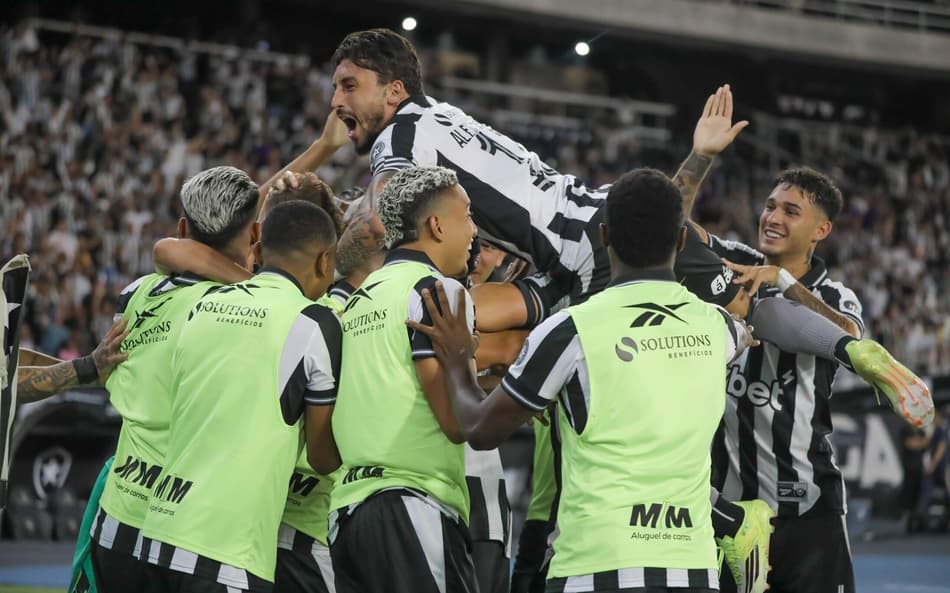 Botafogo venceu o Cruzeiro no Brasileirão (Foto: Matheus Vieira/Pera Photo Press)