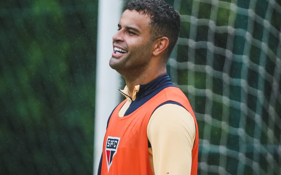Alisson se recuperou de uma lesão no joelho e busca retomar titularidade no São Paulo.