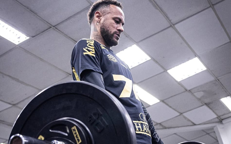 Neymar fez atividade na academia do CT Rei Pelé (Foto: Raul Baretta/ Santos FC)