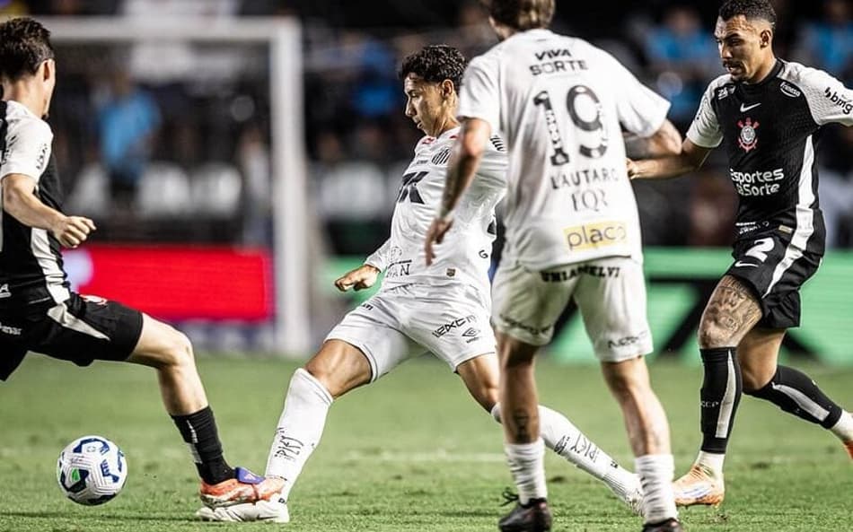 Santos e Corinthiansse enfrentaram quatro vezes no ano passado. (Foto: Raul Baretta/ Santos FC)