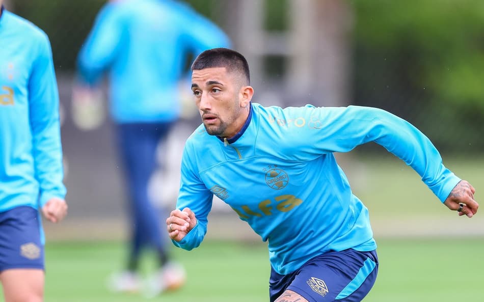 Cristian Olivera é o novo reforço do Bahia para 2026 (Foto: ANGELO PIERETTI/GRÊMIO FBPA)