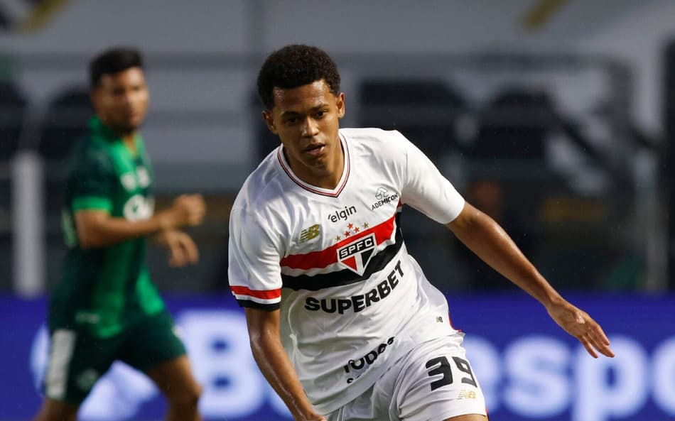 Web reage a gol de joia do São Paulo 'O gol que Pelé não fez'