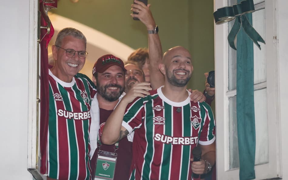 Ricardo Tenório, Mattheus Montenegro e Mário Bittencourt comemoram vitória na eleição do Fluminense (Foto: Marcelo Gonçalves/ Fluminense FC)