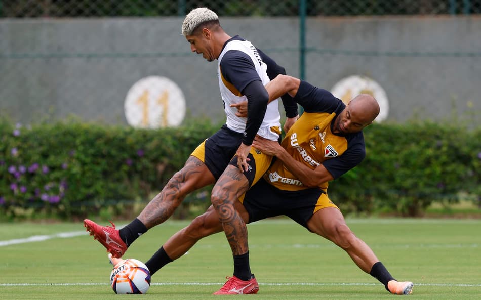 Lucas e Alan Franco, jogadores do São Paulo