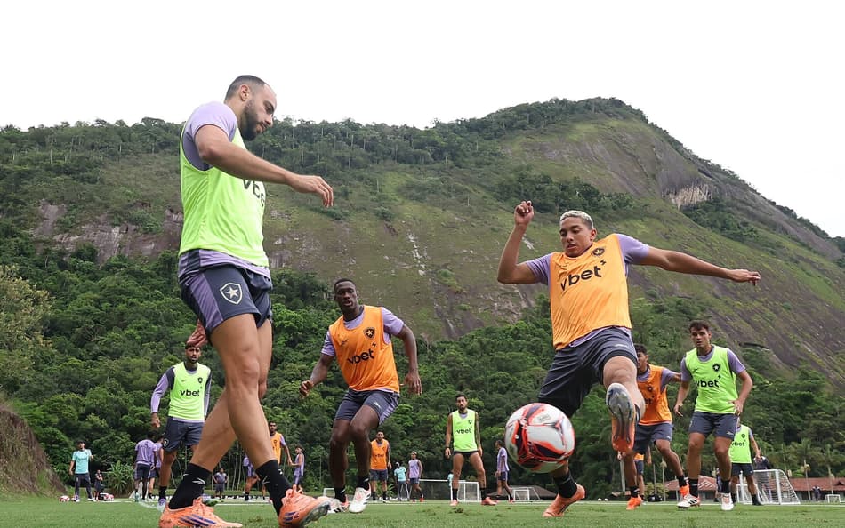 Botafogo em treino no Lonier (Foto: Vítor Silva/Botafogo)