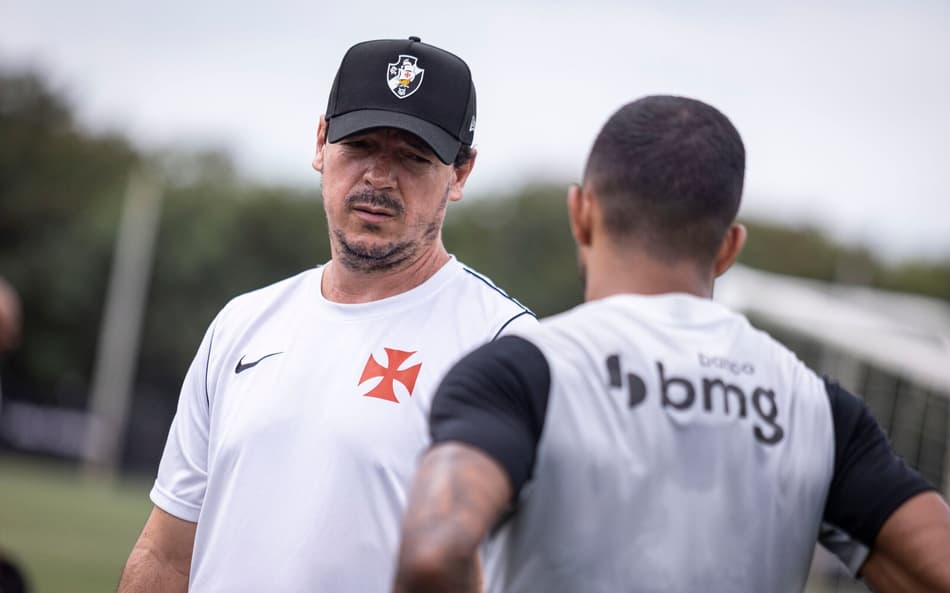 Fernando Diniz, técnico do Vasco, em entrevista coletiva (Foto: Pedro Cobalea/Lance!)
