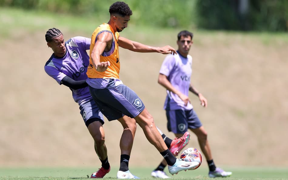 Botafogo em treino no CT Lonier (Foto: Vítor Silva/Botafogo)