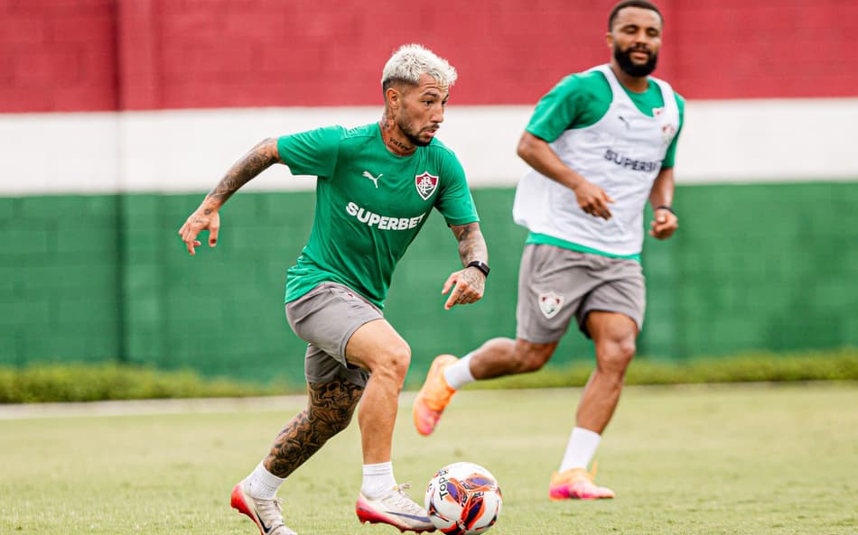 Acosta em ação no treino do Fluminense (Foto: Marina Garcia/ Fluminense FC)