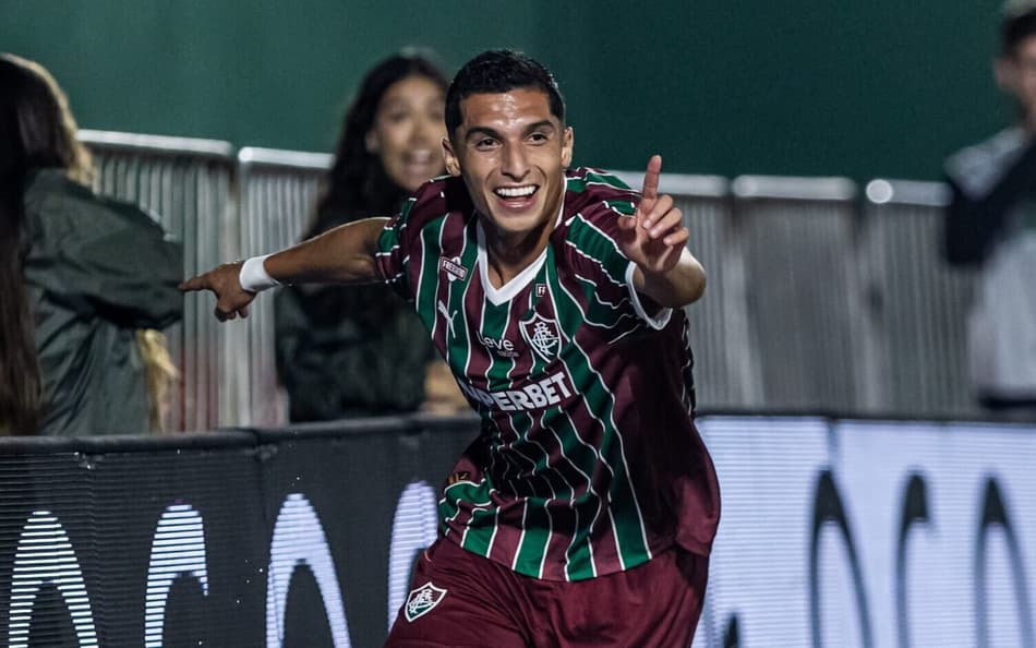 Serna comemora gol pelo Fluminense (Foto: Marina Garcia/ Fluminense FC)