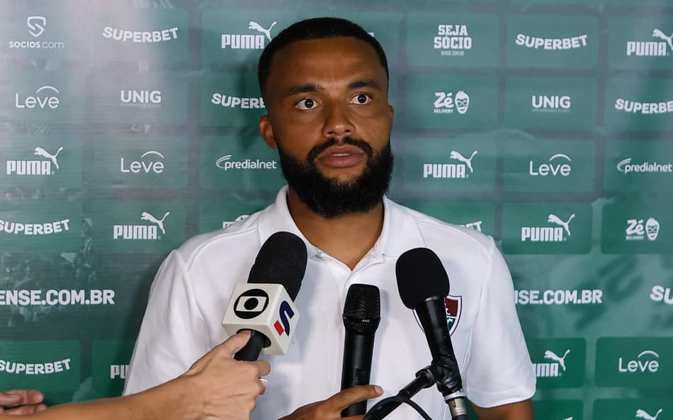 Capitão do Fluminense manda recado a jogadores vaiados pela torcida