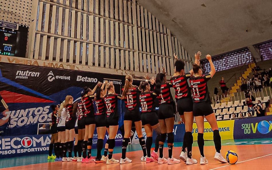 Sesc RJ Flamengo vence Paulistano Barueri na Copa Brasil de võlei (Foto: Paula Reis/ Flamengo)