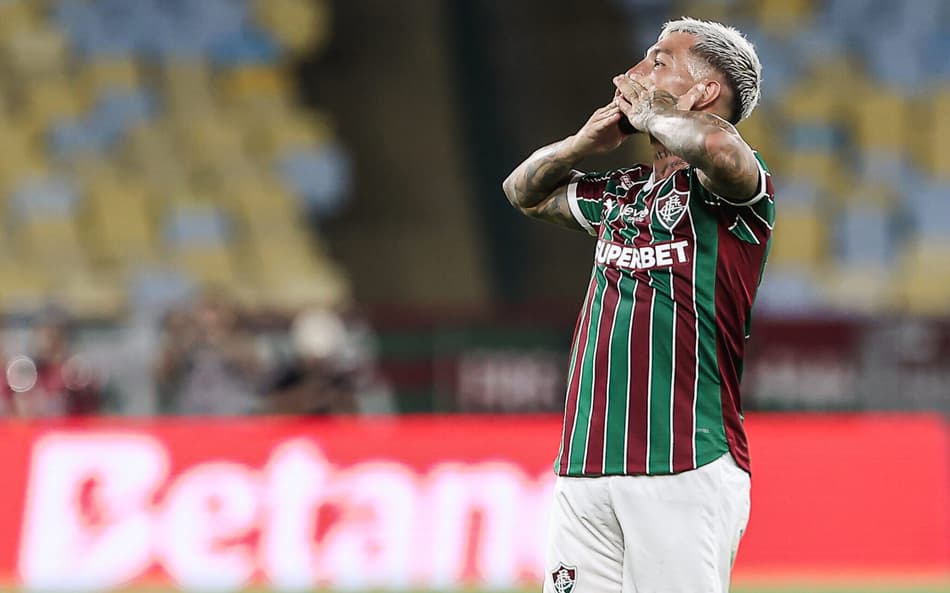Acosta em ação pelo Fluminense contra o Grêmio (Foto: Lucas Merçon/ Fluminense FC)