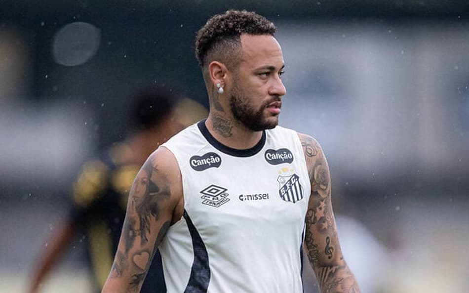 Neymar pode retornar no clássico contra o São Paulo da próxima quarta-feira (4), após recuperação de lesão no joelho esquerdo. (Foto: Raul Baretta/ Santos FC)