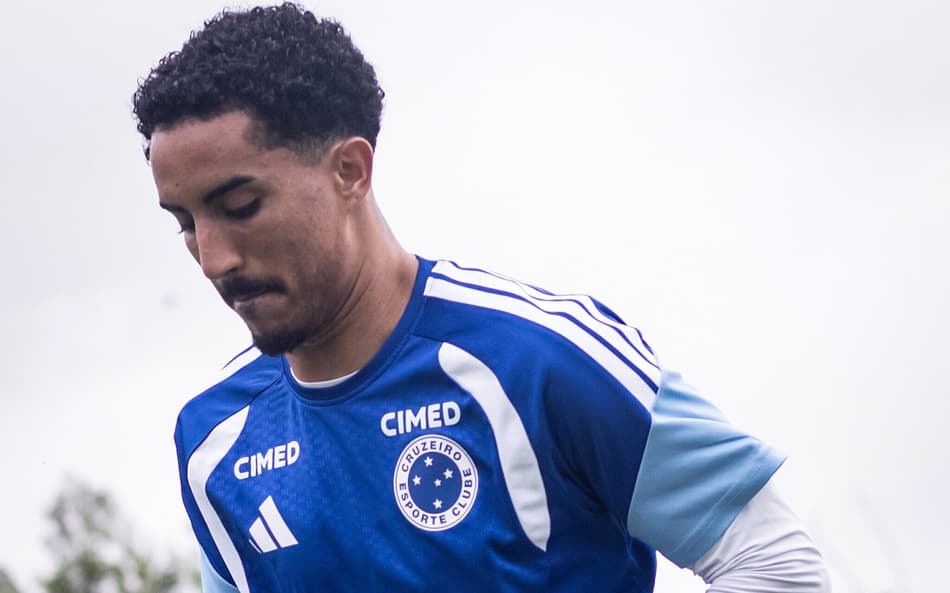 Cruzeiro se reapresenta após goleada e 'recalcula rota' para enfrentar o Betim