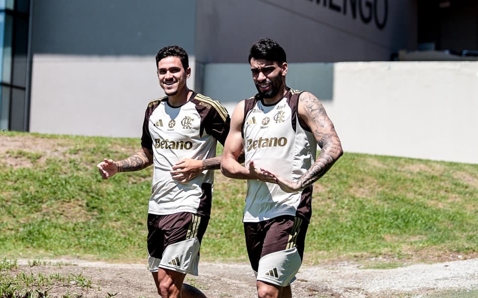 Pedro e Lucas Paquetá durante treino do Flamengo (Foto: Divulgação/Flamengo)