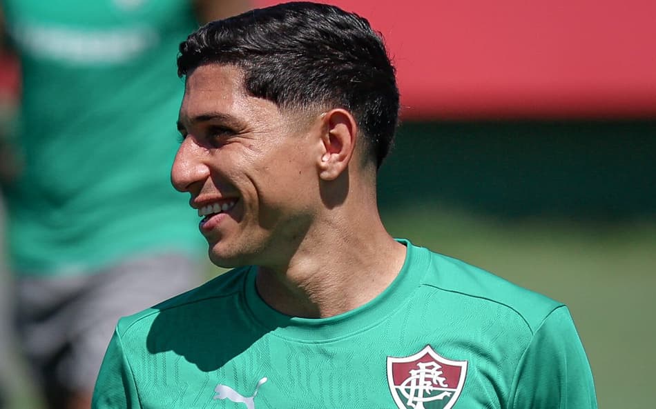 Savarino em treino pelo Fluminense (Foto: Marcelo Gonçalves / Fluminense FC)