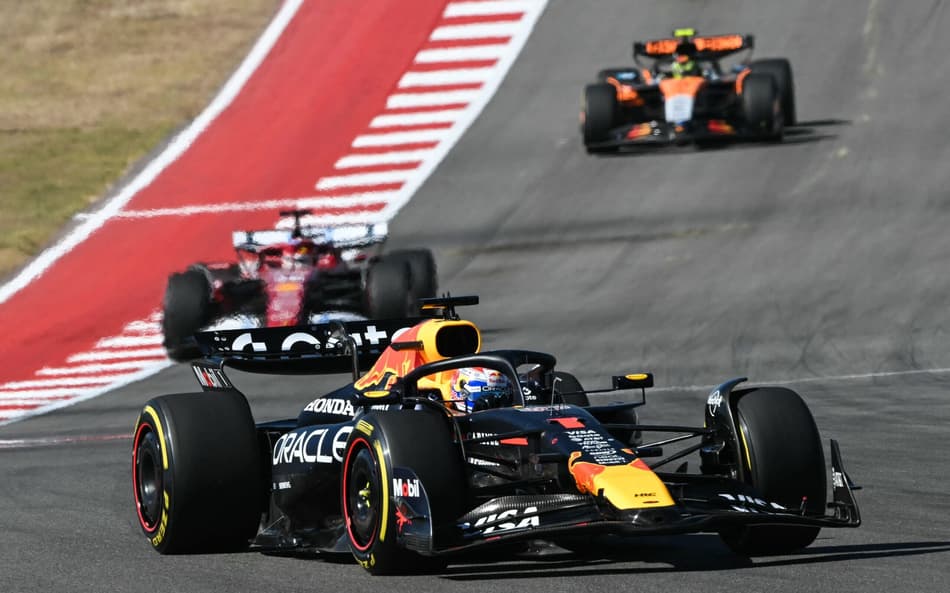 Max Verstappen durante a corrida do GP dos EUA de Fórmula 1 (Foto: Ronaldo Schemidt / AFP)