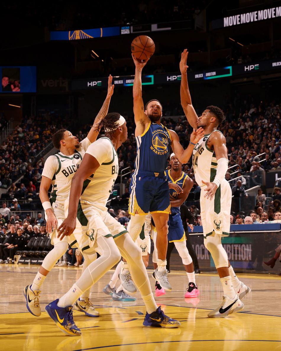 Golden State Warriors x Milwaukee Bucks (Foto: JED JACOBSOHN / NBAE / Getty Images / Getty Images via AFP)