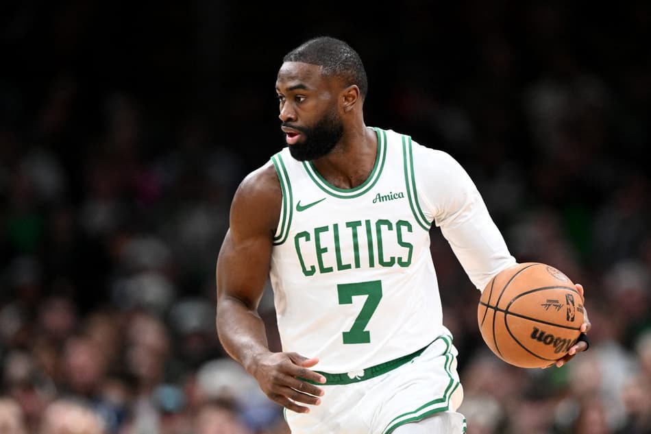 Jaylen Brown, do Boston Celtics, na partida contra o Toronto Raptors, em 9 de janeiro de 2026, no TD Garden, em Boston. (Foto: Brian Fluharty/Getty Images via AFP)