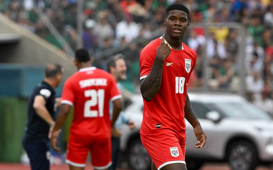 Joia do Botafogo, Kadir é titular em estreia pela seleção do Panamá e balança a rede; veja gol