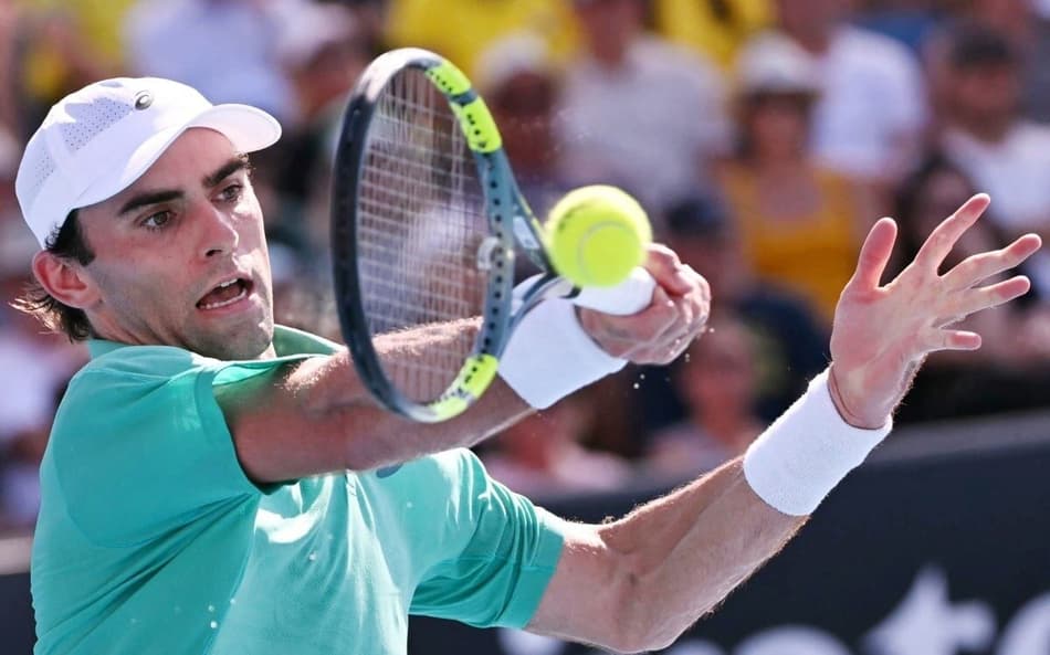 O americano Eliot Spizzirri na vitória sobre João Fonseca