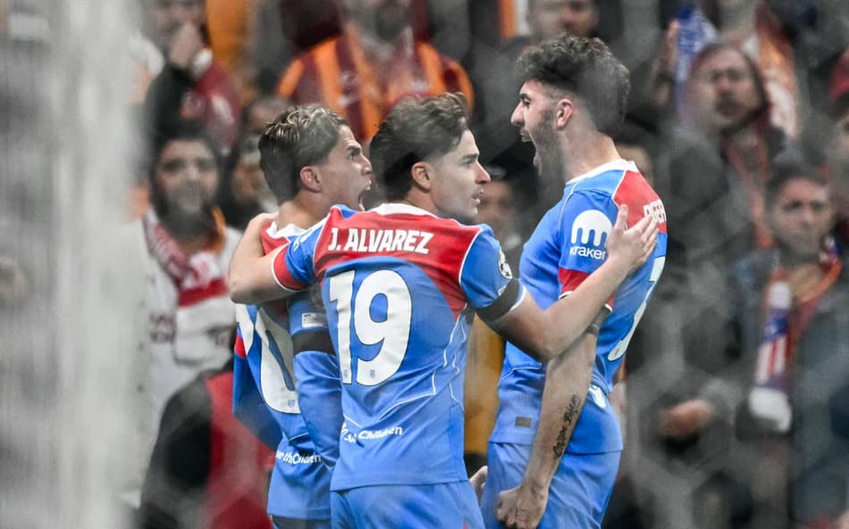Giuliano Simeone comemora gol do Atlético de Madrid contra o Galatasaray (Foto: OZAN KOSE / AFP)