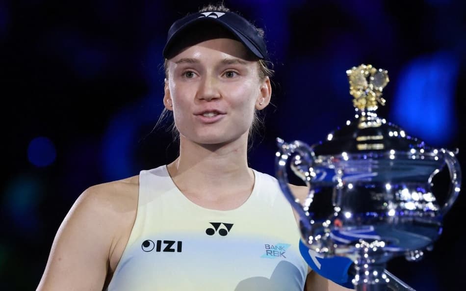 A cazaque Elena Rybakina é campeã do Australian Open pela primeira vez