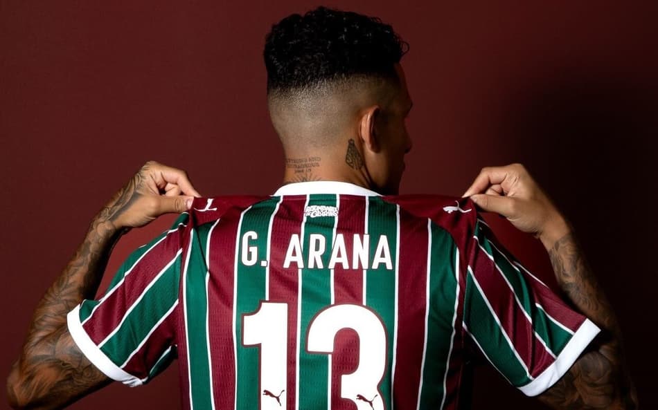 Guilherme Arana foi anunciado pelo Fluminense como reforço para 2026