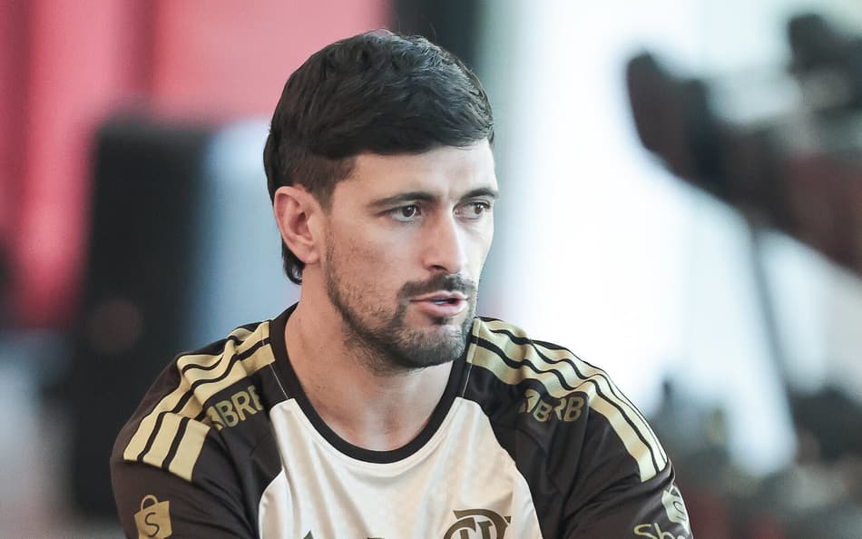 Publicação de Arrascaeta viraliza entre torcedores do Flamengo: 'Por mais'