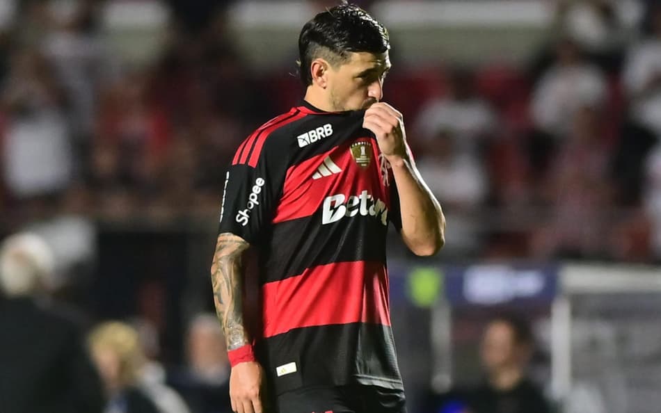Arrascaeta em campo pelo Flamengo em partida contra o São Paulo pelo Brasileirão (Foto: Eduardo Carmim/Photo Premium/Gazeta Press)