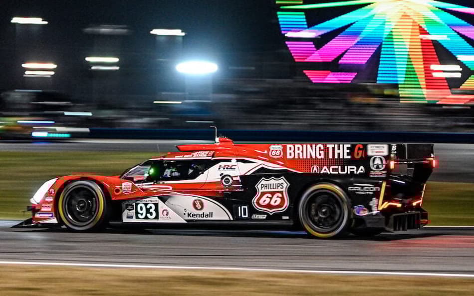 O carro 93 é o pole position da 64ª edição da Rolex 24 em Daytona (Foto: Brandon Badraoui / IMSA)