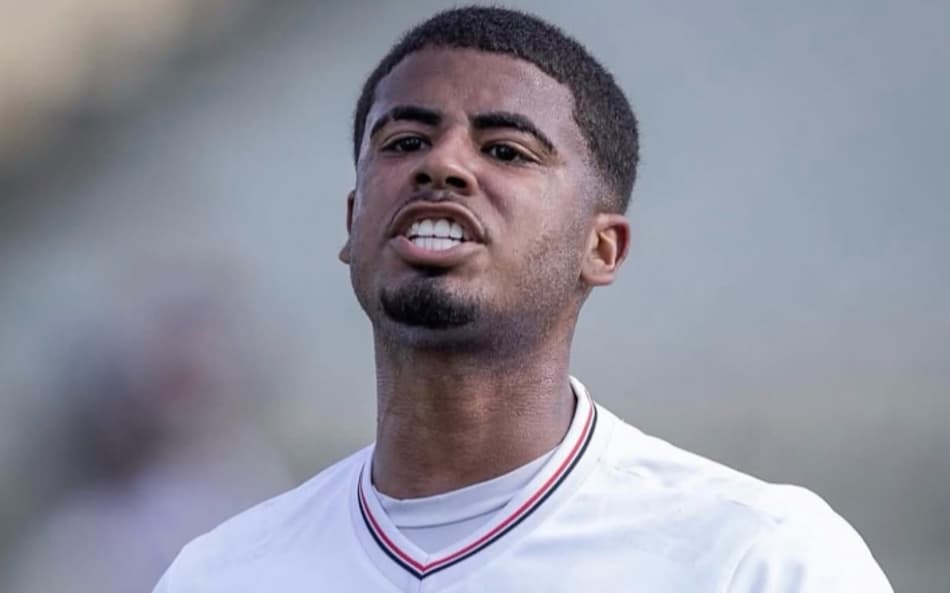 Destaque da Copinha será desfalque do São Paulo em decisão por 'mandar beijos'