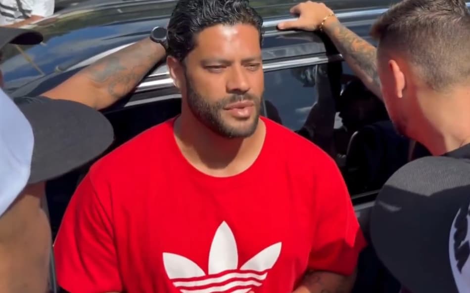 Hulk em protesto de torcedores do Atlético-MG (Foto: Reprodução/ O Tempo)