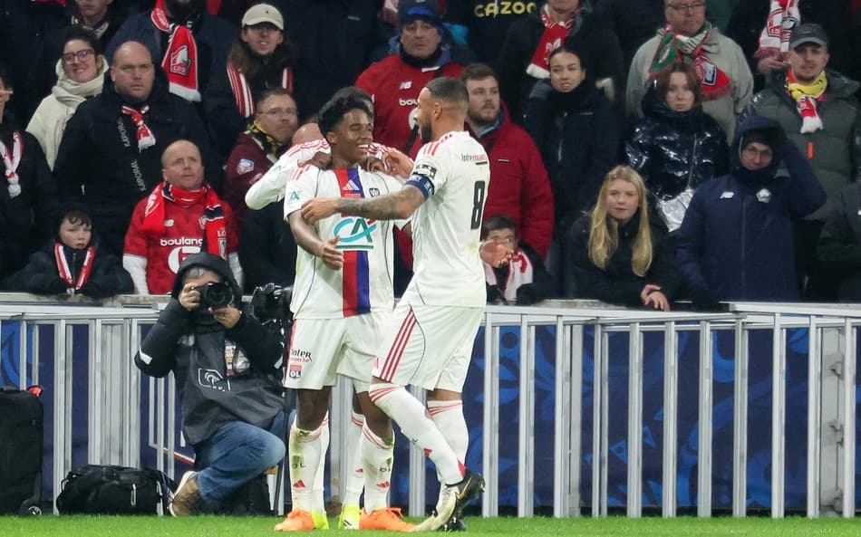 Iluminado! Veja o gol de Endrick na partida entre Lyon e Metz pela Ligue 1