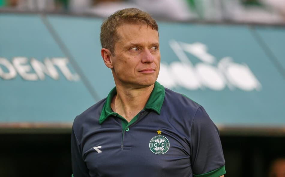 Fernando Seabra Coritiba x Bragantino Série A 2026