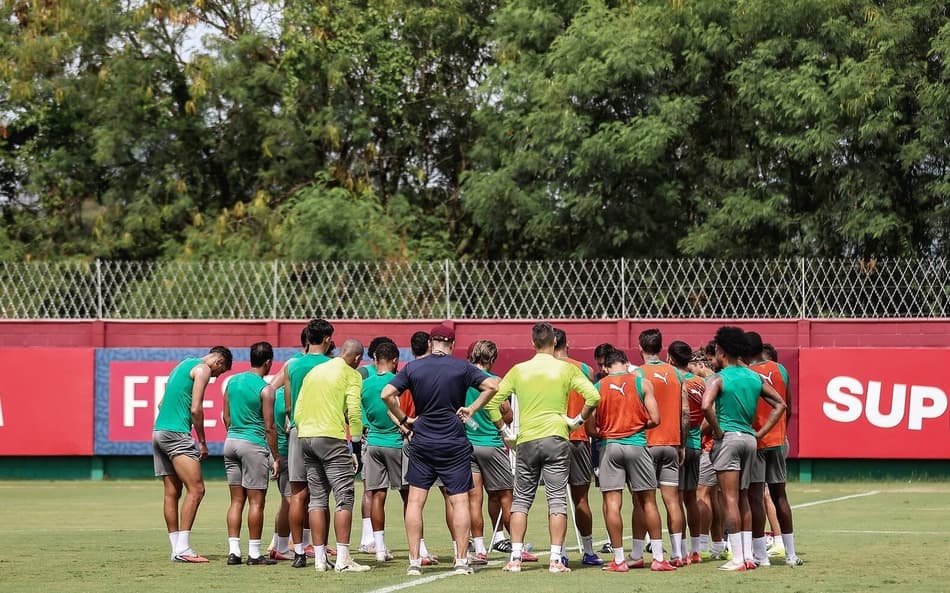 Elenco do Fluminense em treino no CT Carlos Castilho (Foto: Lucas Merçon/FFC)