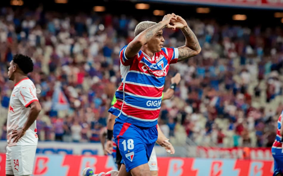 Deyverson encaminha rescisão de contrato com o Fortaleza