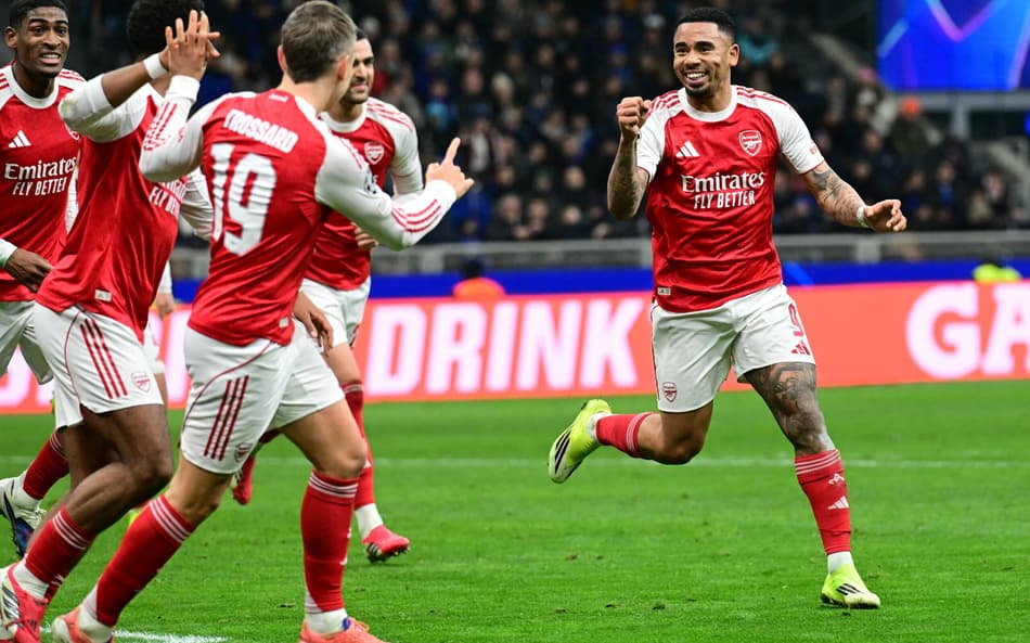 Gabriel Jesus comemora gol do Arsenal sobre a Inter de Milão, pela Champions League