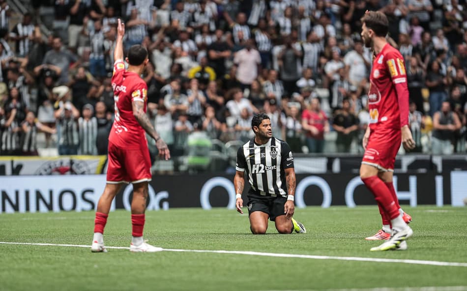 Hulk na partida entre Atlético x Tombense Foto: Rodney Costa/Gazeta Press)